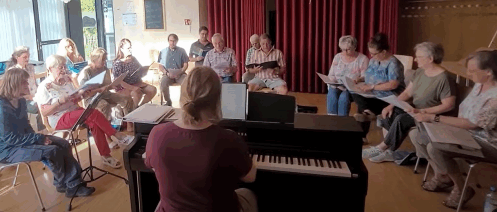 Der gemischte Chor während einer Probe